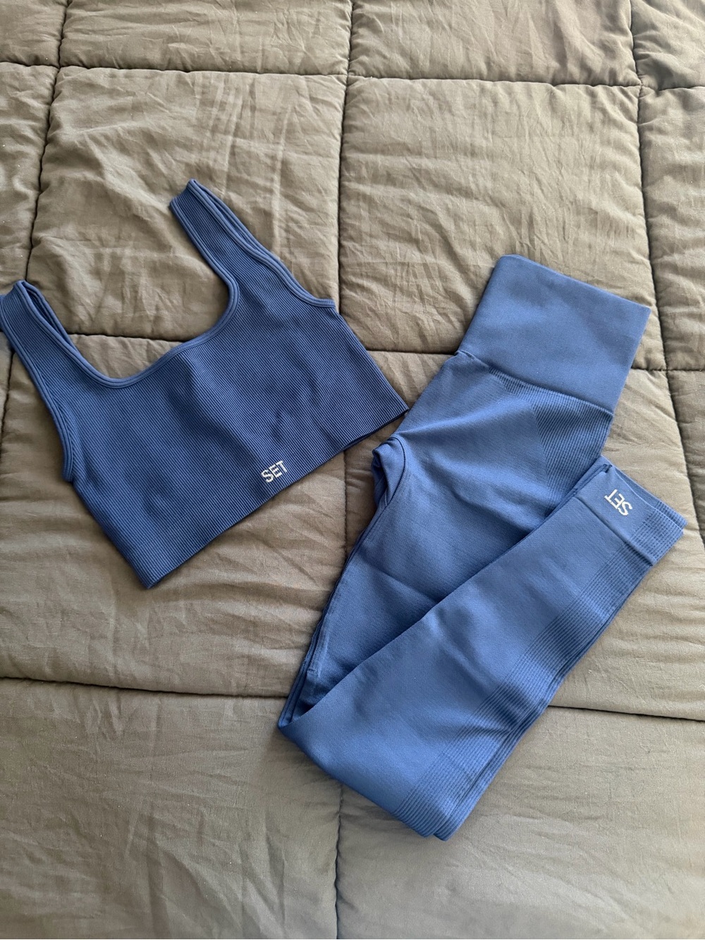 SET Active Ribbed Seamless Sports Bra and Leggings - Blue